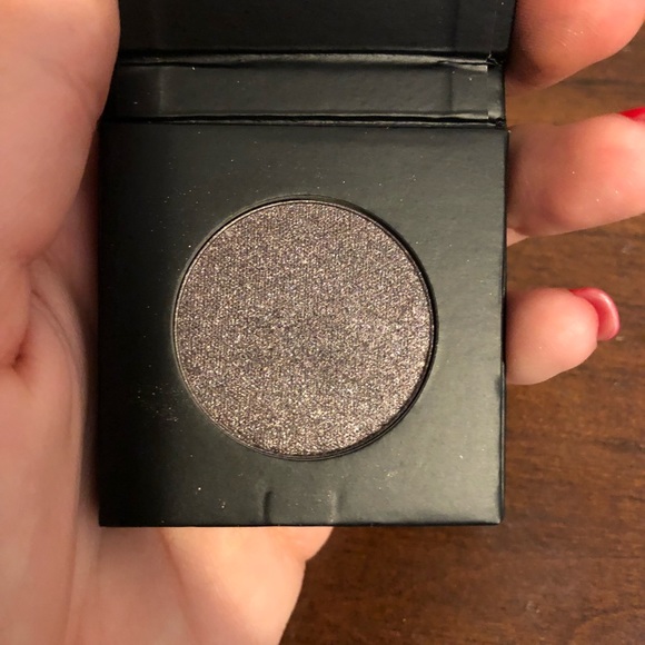 Younique makeup - Picture 3 of 8